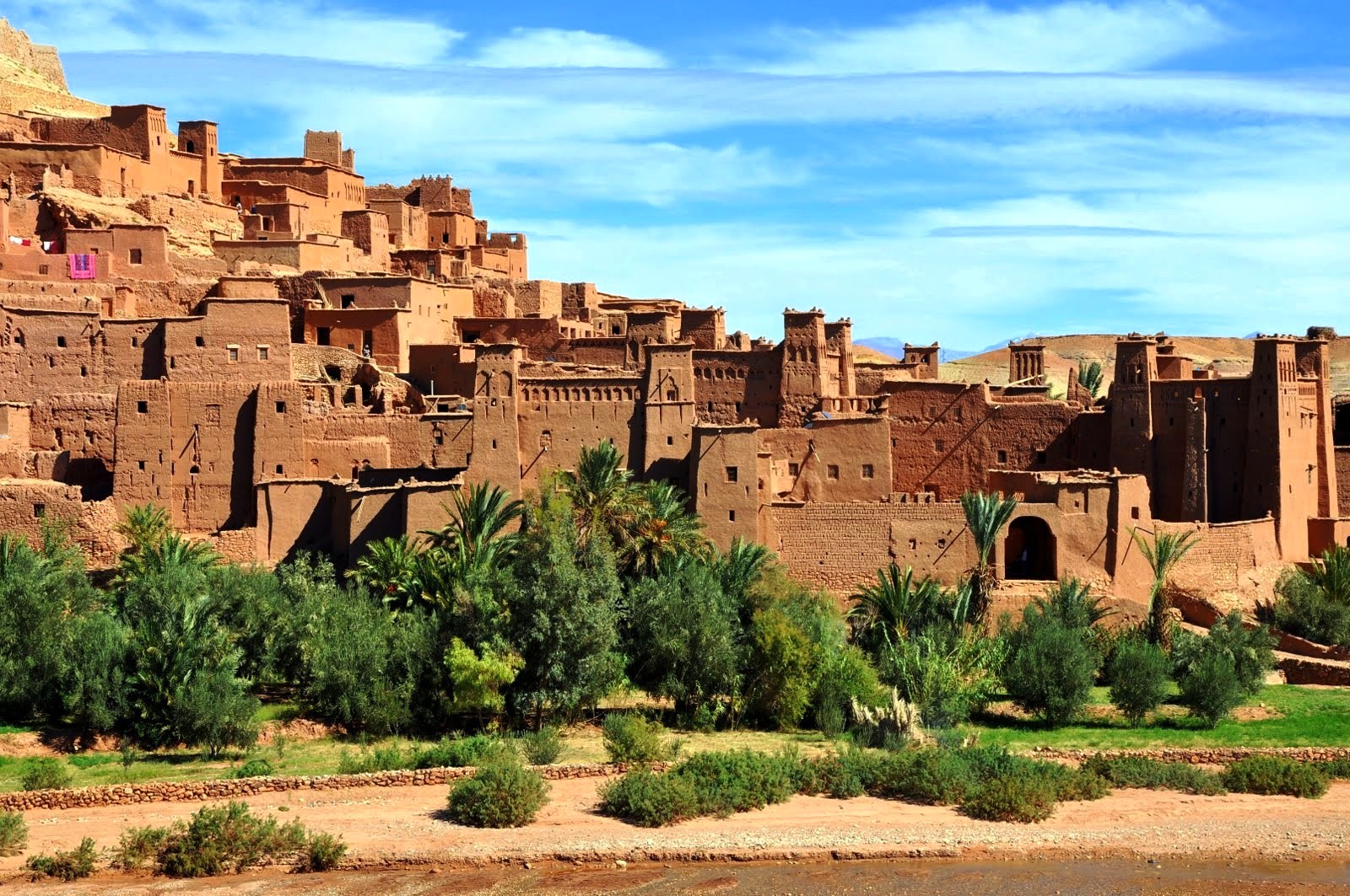 04 days Morocco desert tour to Merzouga from Fes ending in Marrakech to explore the South of Morocco.
